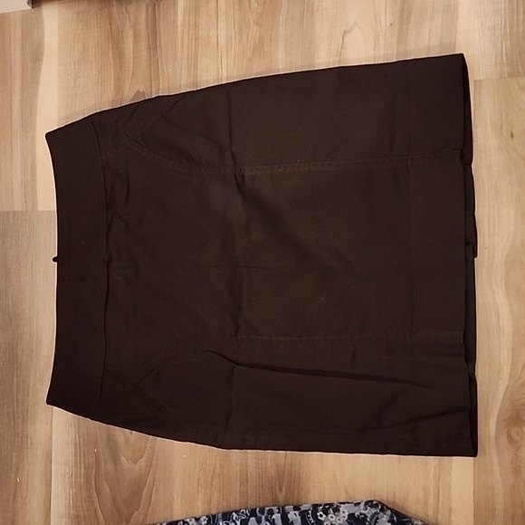 Skirts - Picture 4 of 10